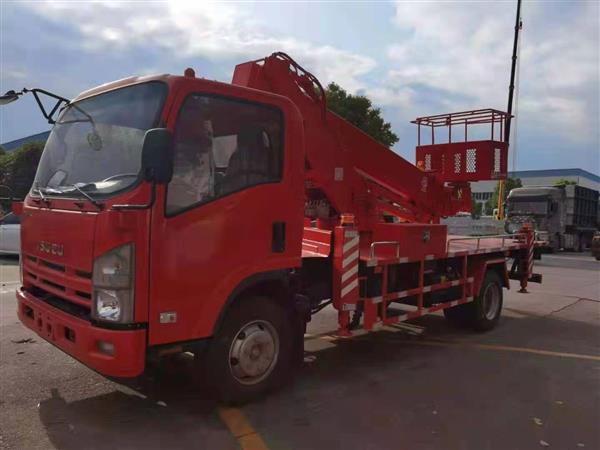 Xe Nâng Người Làm Việc Trên Cao ISUZU 24m